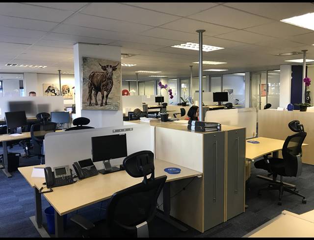 876M² OFFICE TO LET IN PLATTEKLOOF